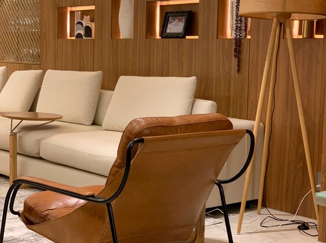 Ambiente residencial com iluminação premium